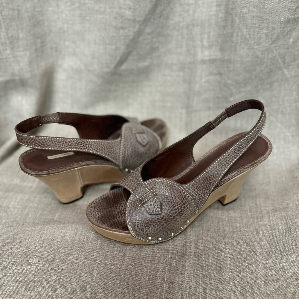 Max Studio Textured Brown Slingback Clogs